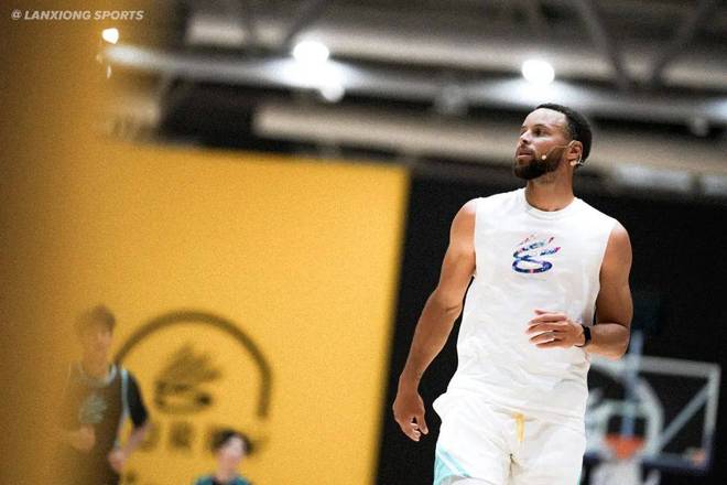 运动鞋该如何拥抱“痛风”｜BrandBeat(图2)