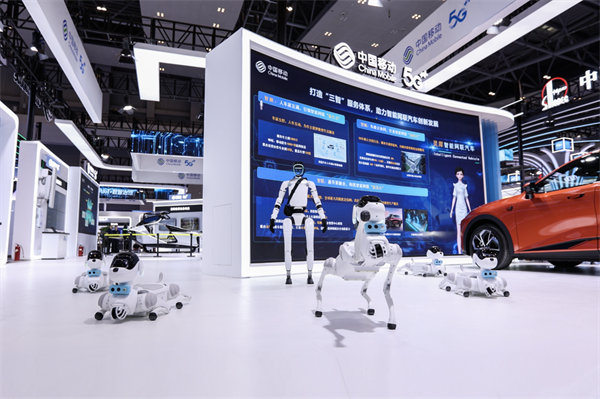 中国移动“AI+”智慧应用亮相2025智博会(图2)