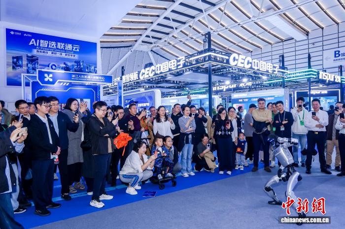 千余项技术产品集中亮相乌镇“互联网之光”照见未来(图1)