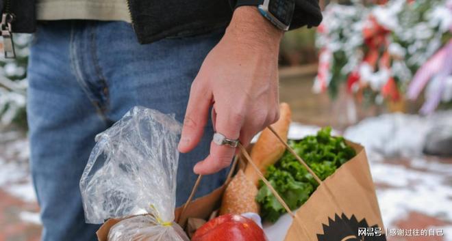 智能手表大厂跨界推75美元戒指不卷健康监测赛道(图11)