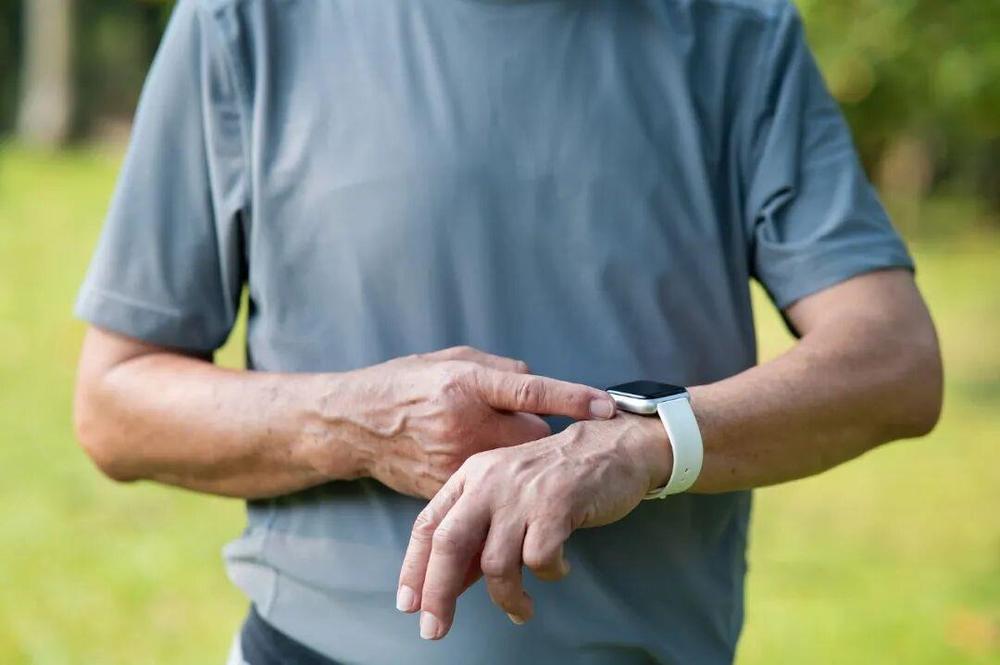 警惕智能穿戴设备引发泄密事件国安部披露多起案例详情(图1)